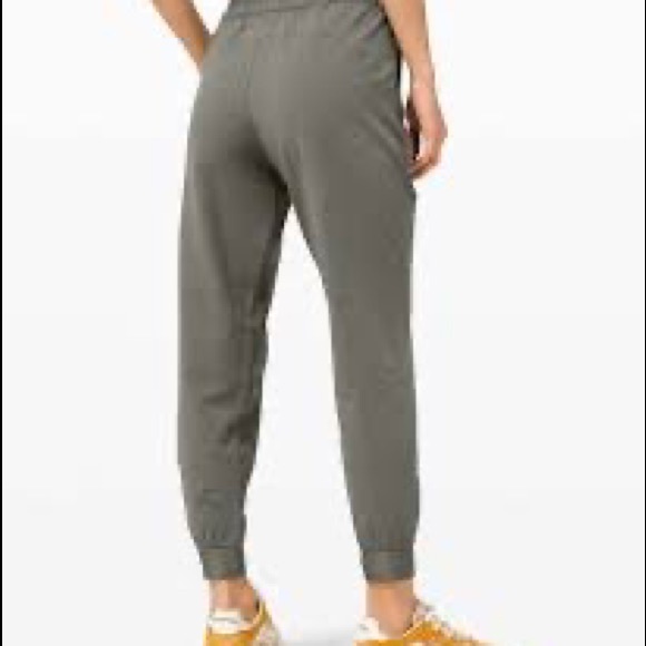 Lulu On-the-fly joggers. Sage green - Picture 2 of 7